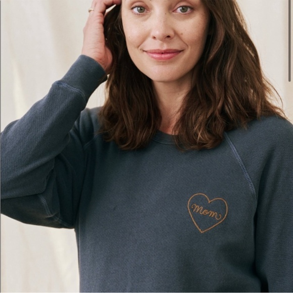 EUC the Great "Mom" Blue Sweatshirt with Heart Embroidery